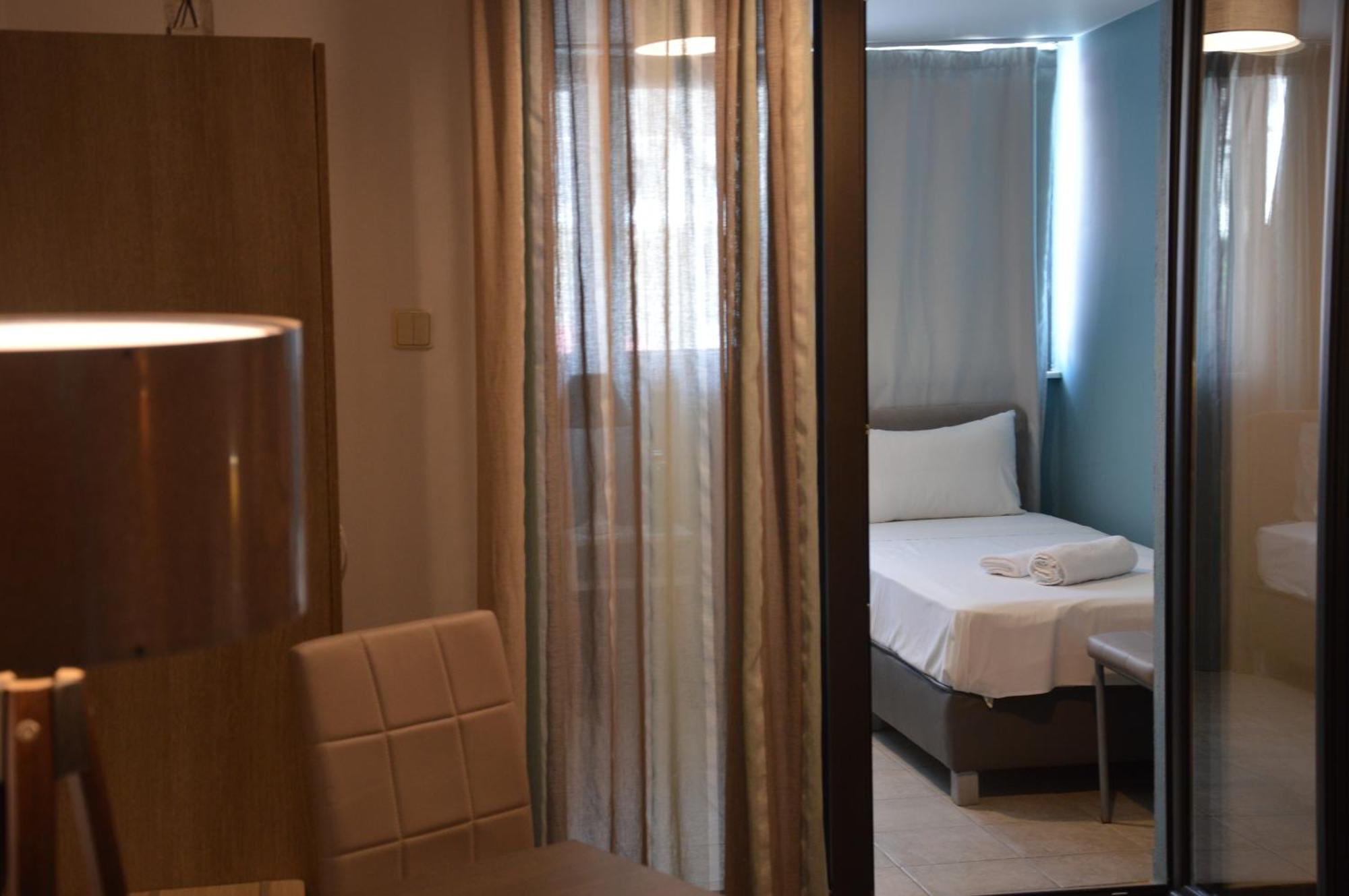Aqua Mare Sea Side Aparthotel 3*